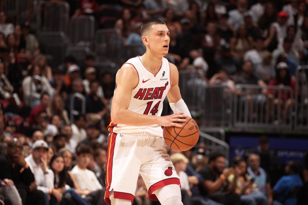 持自己的目 持自己的目