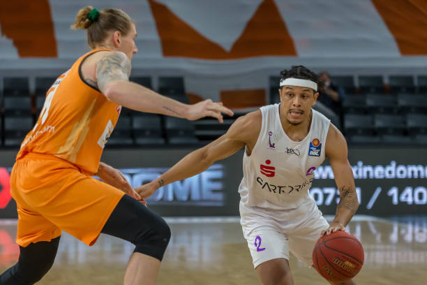 蒂亚戈的职 蒂亚戈的职